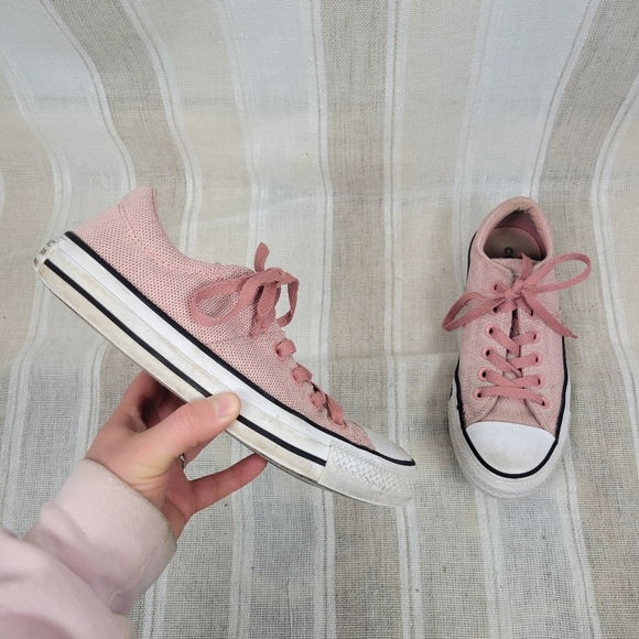 Converse Low Tops Tennis Shoes‎ Sneakers Pink Size 7 - Picture 1 of 9